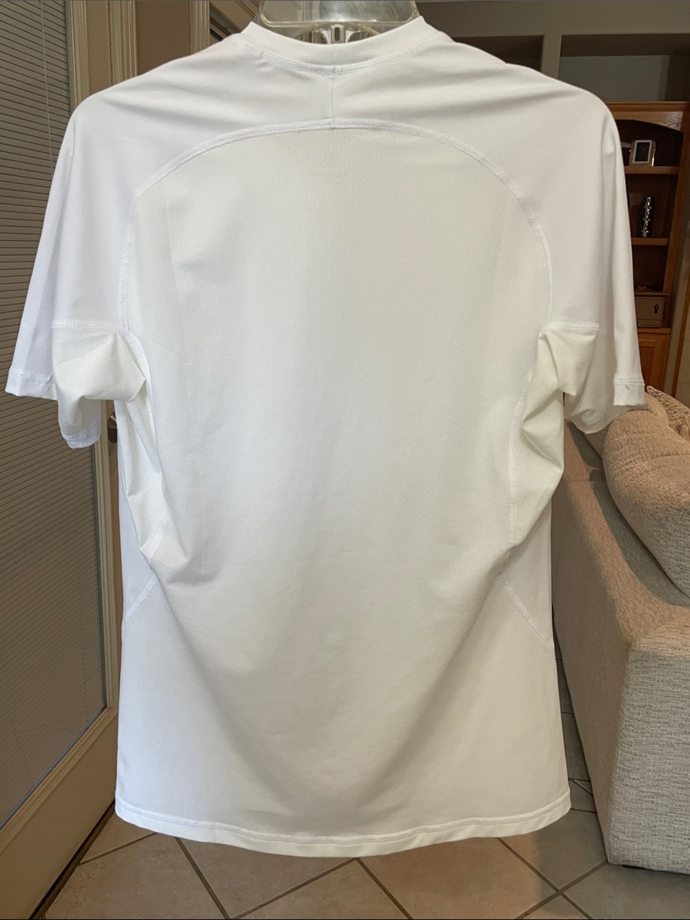 adidas White Performance Short Sleeve Tee with Center Logo
Size L - Picture 5 of 12
